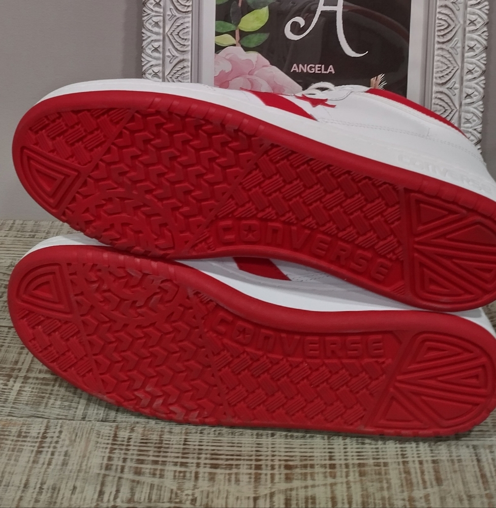 Converse Unisex Cons White and Red Star Sneakers - Picture 11 of 15